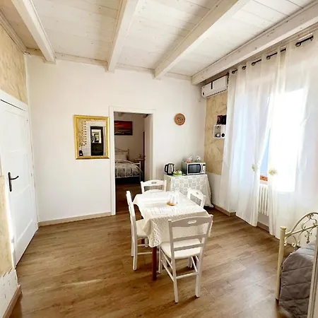 Il Girasole 4* אוסטוני