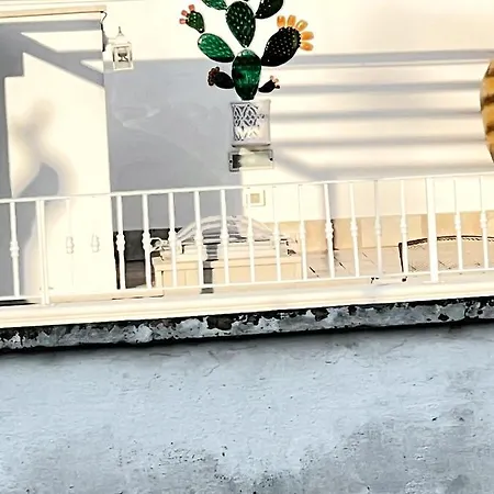 לינה וארוחת בוקר Il Girasole 4*