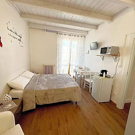 Il Girasole 住宿加早餐酒店 4*
