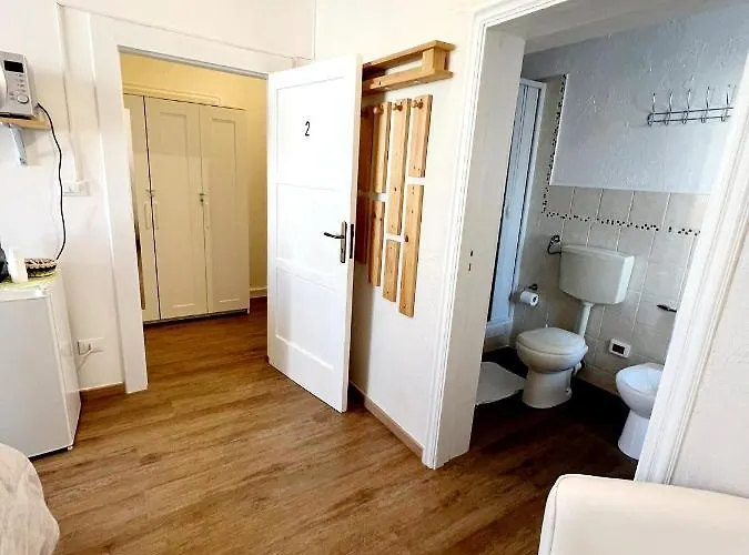 Alojamento de Acomodação e Pequeno-almoço Il Girasole 4*